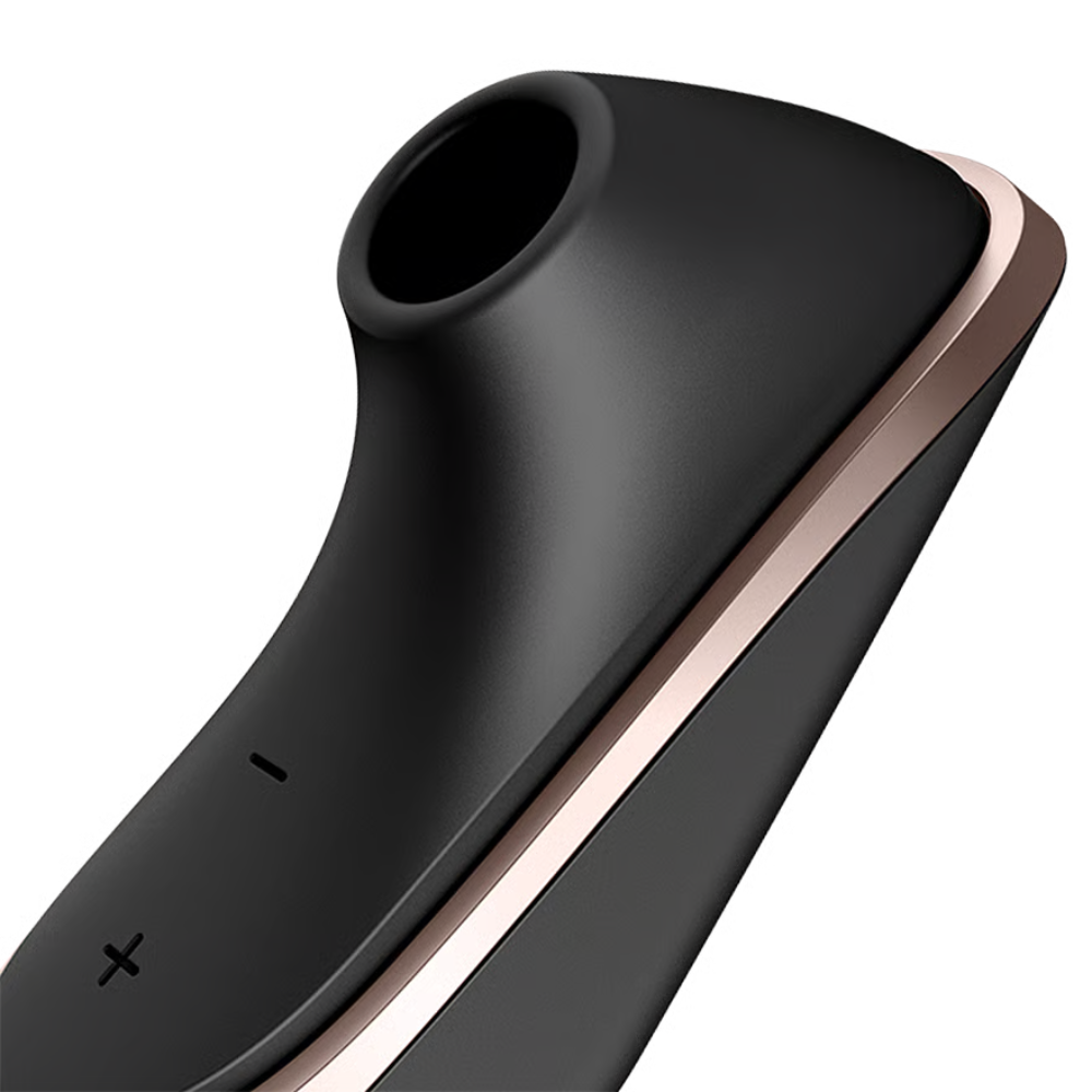 Close-up of the Satisfyer Traveler silicone air-pulse head